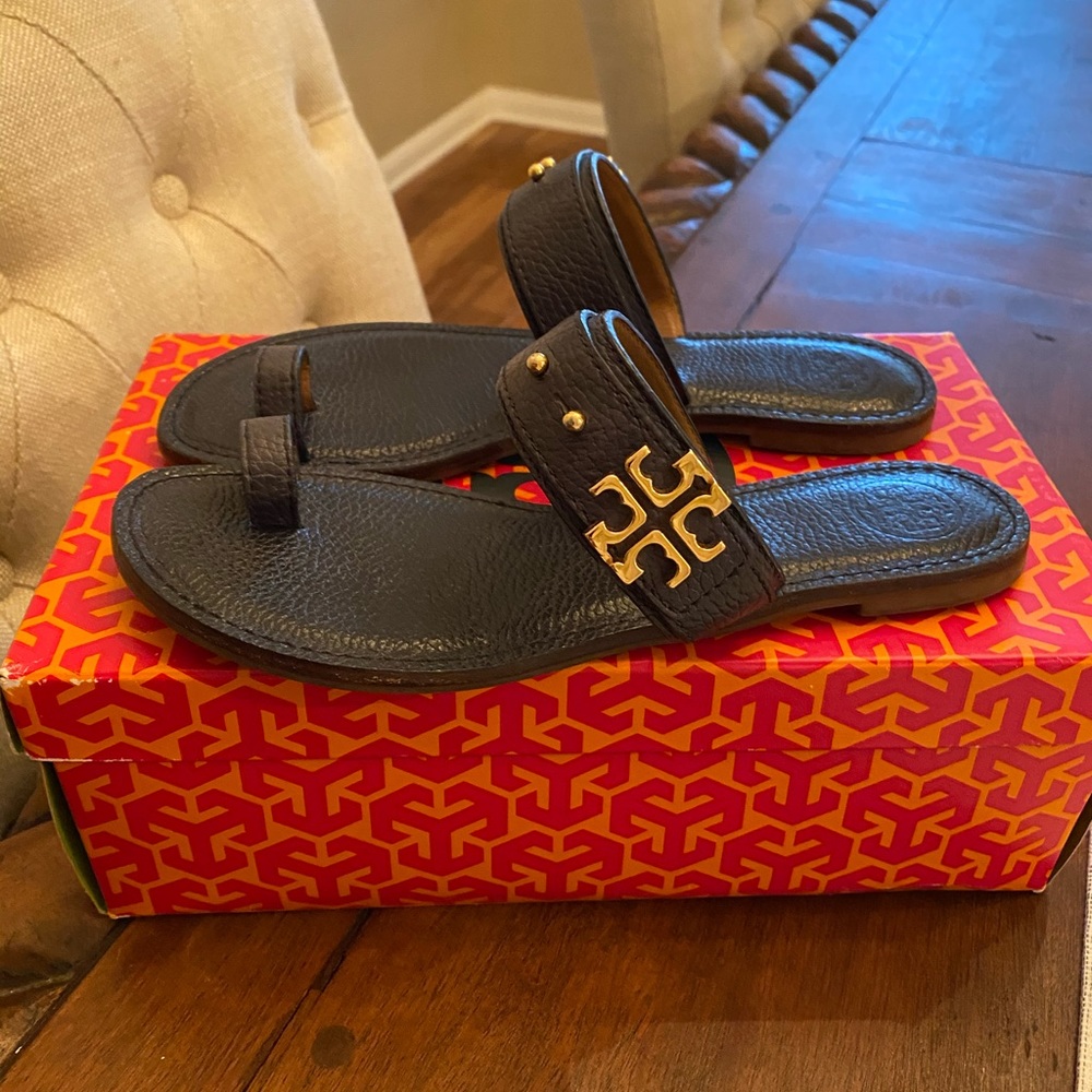 Women’s Tory Burch sandals size 8.